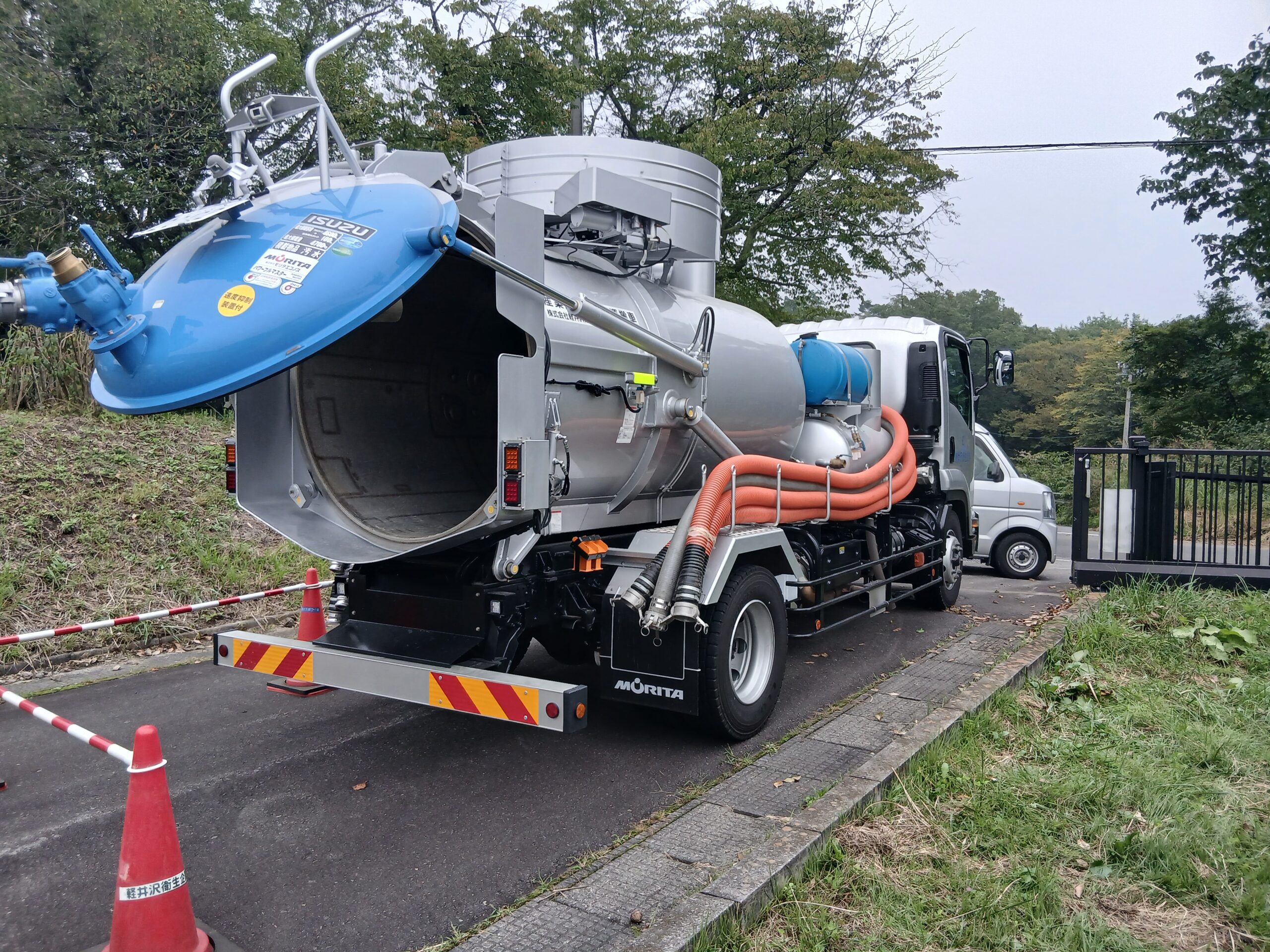 強力吸引車の展示